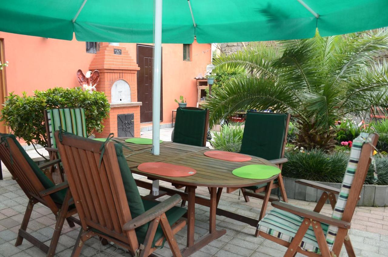 Nana'S House Hotel Batumi Exterior photo